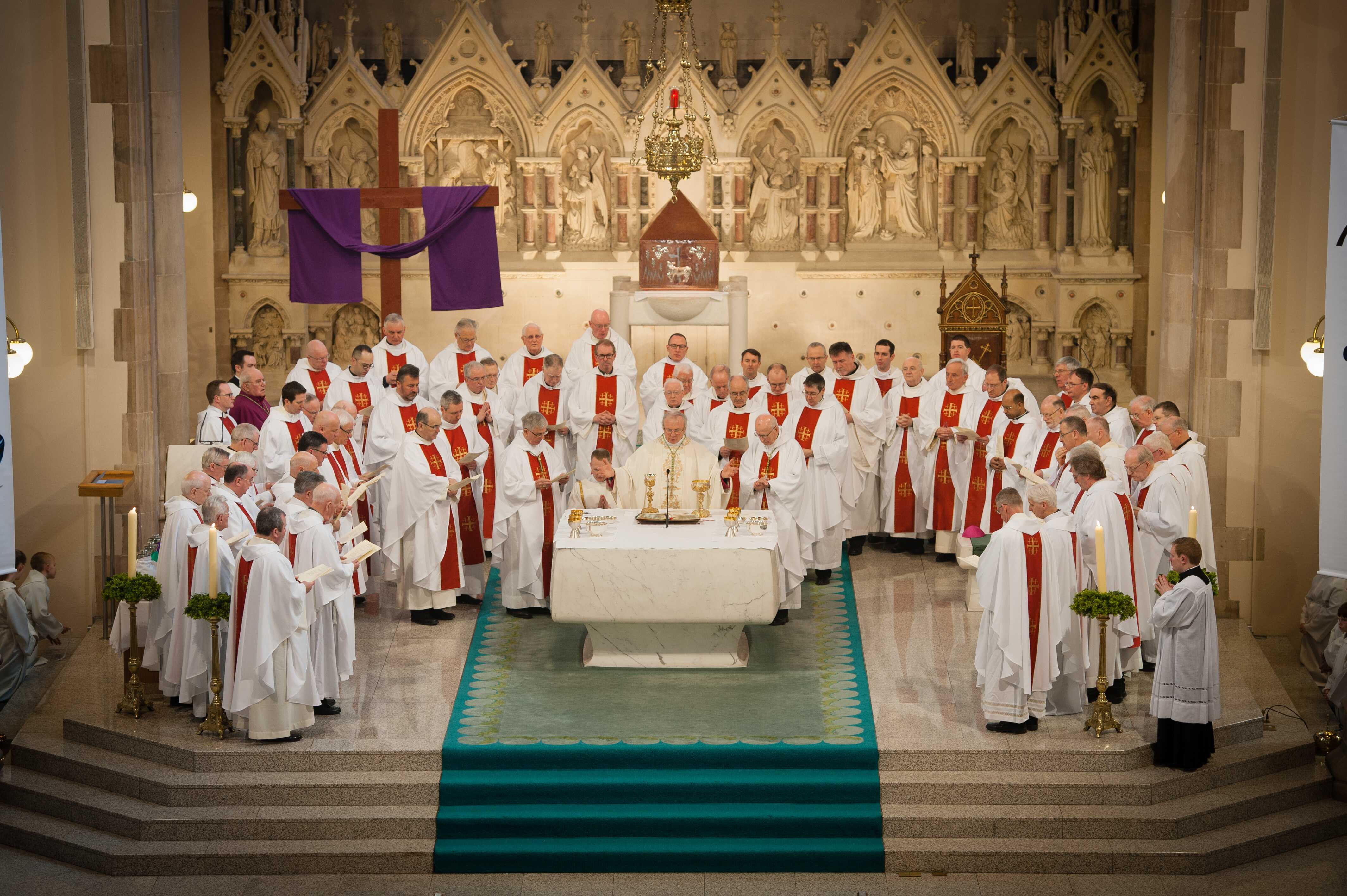 Diocese Of Derry News Mass Of Chrism St Eugene S Cathedral 10am Holy Thursday